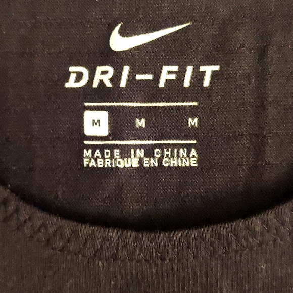 Nike "NSW" Dri-Fit, Men's, Med, L/S, Tee - Picture 2 of 5